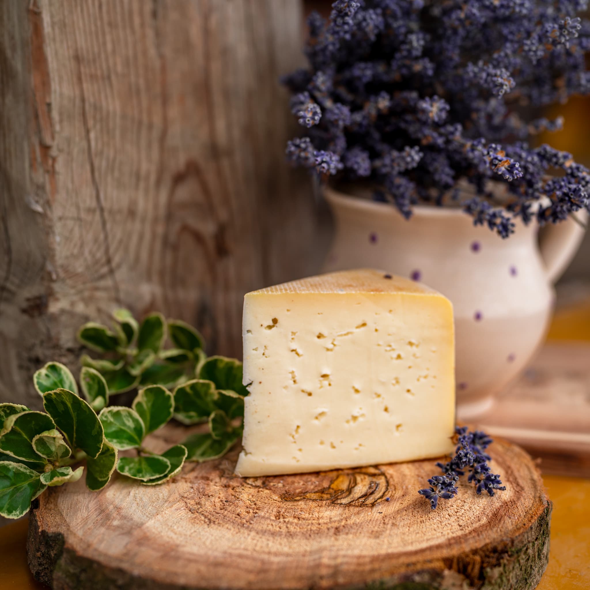 Kécskei csemege félkemény